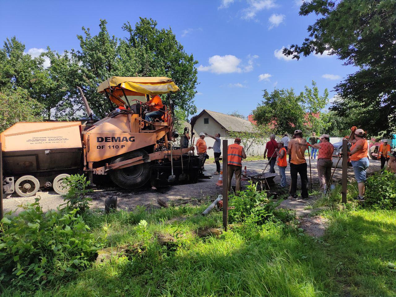 Ремонт дороги в селі Яківка