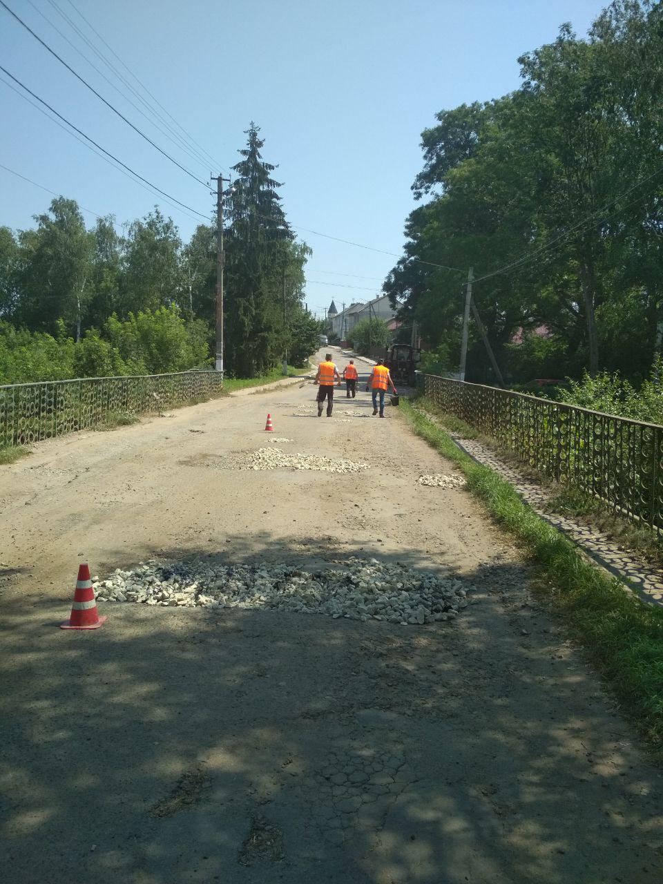 15.07.2021 ПРОВЕДЕНО РЕМОНТНІ РОБОТИ ДОРОЖНЬОГО ПОКРИТТЯ НА МОСТУ В СЕЛИЩІ ОБЕРТИН
